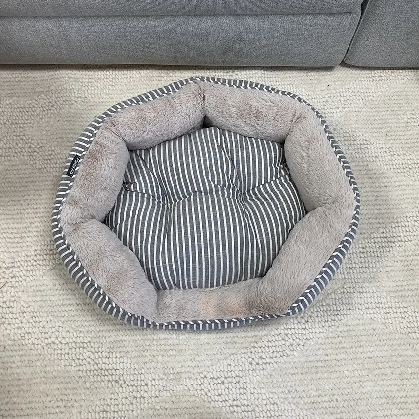 SAMPLE SALE: Hamptons Stripe Shell Bed Small