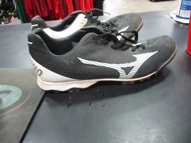 Used Mizuno Size 7.5 Baseball Cleats